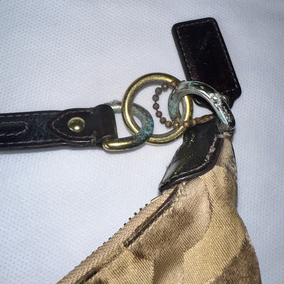 Tan genuine coach brand handbag. - Picture 6 of 7